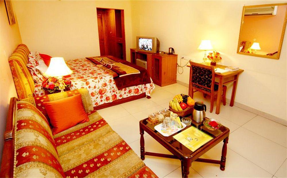 Hotel Diamond Plaza Chandīgarh Esterno foto