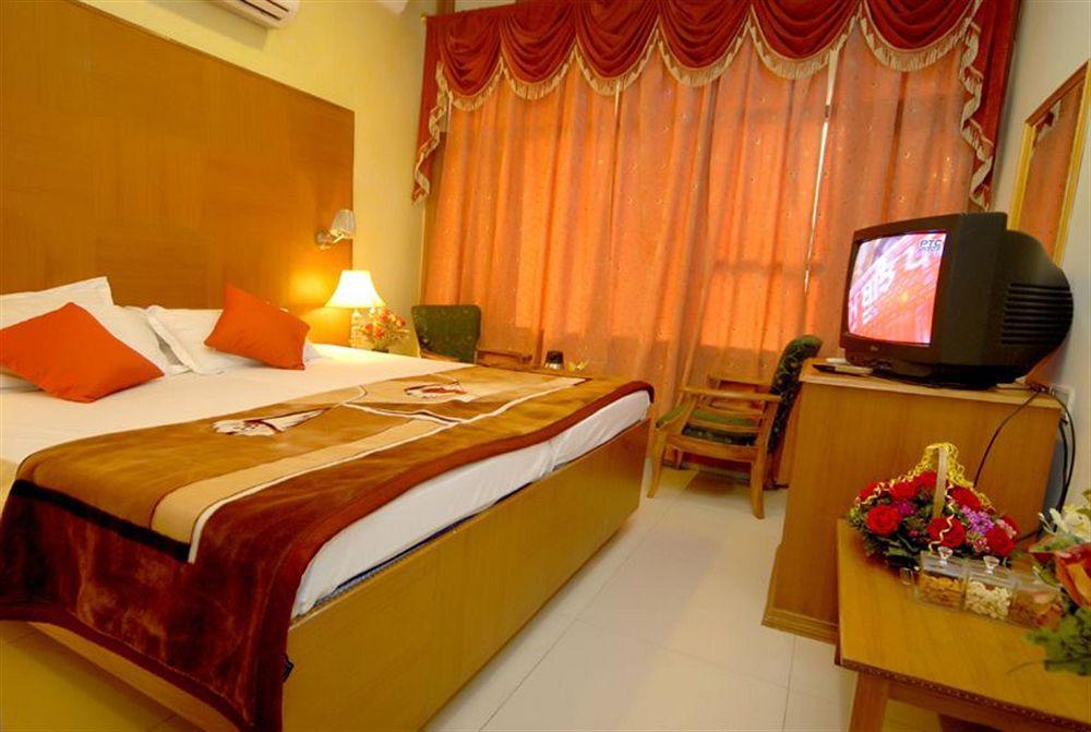 Hotel Diamond Plaza Chandīgarh Esterno foto