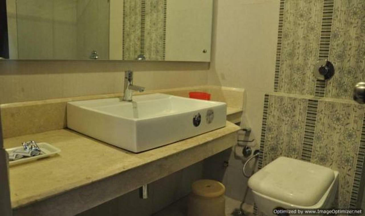 Hotel Diamond Plaza Chandīgarh Esterno foto