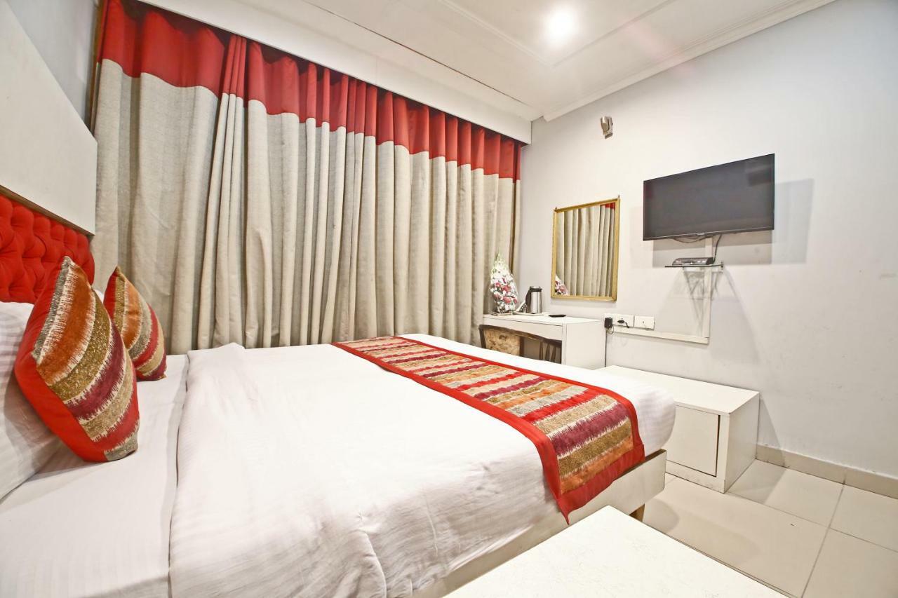 Hotel Diamond Plaza Chandīgarh Esterno foto