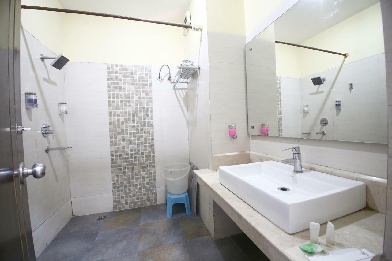 Hotel Diamond Plaza Chandīgarh Esterno foto