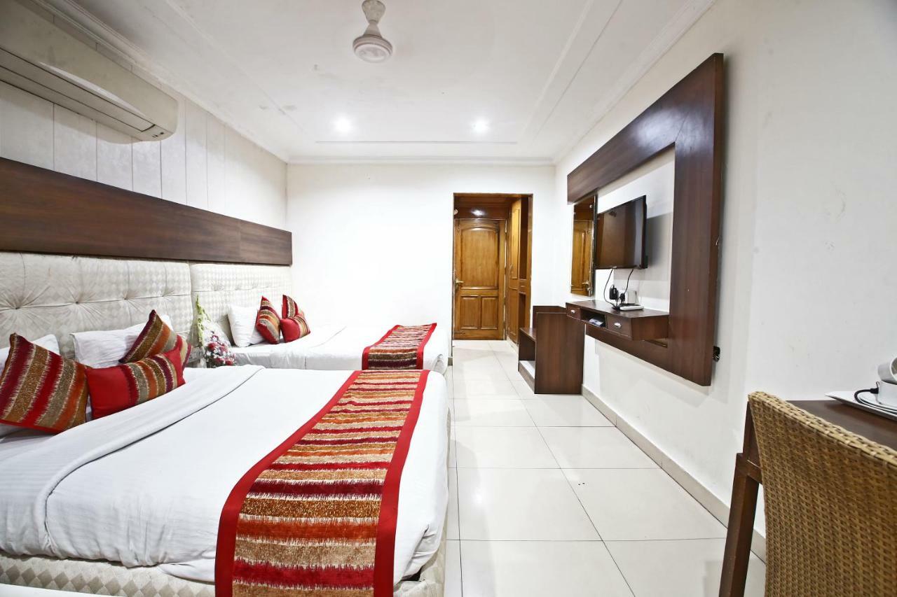 Hotel Diamond Plaza Chandīgarh Esterno foto