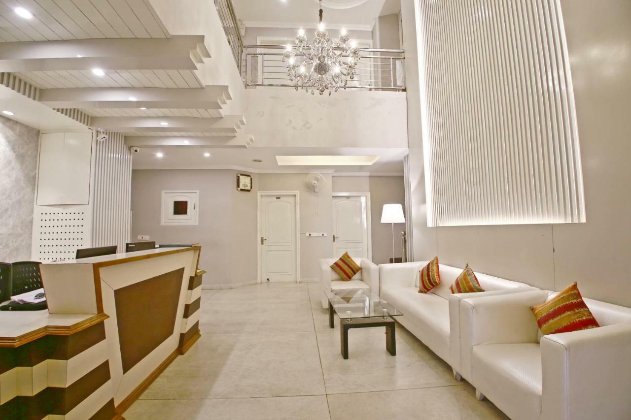 Hotel Diamond Plaza Chandīgarh Esterno foto