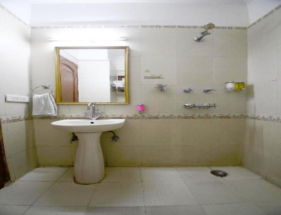 Hotel Diamond Plaza Chandīgarh Esterno foto